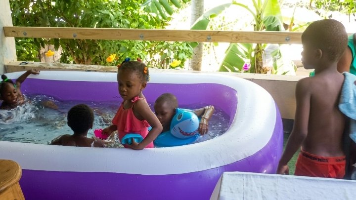 Moments de joie à la piscine
